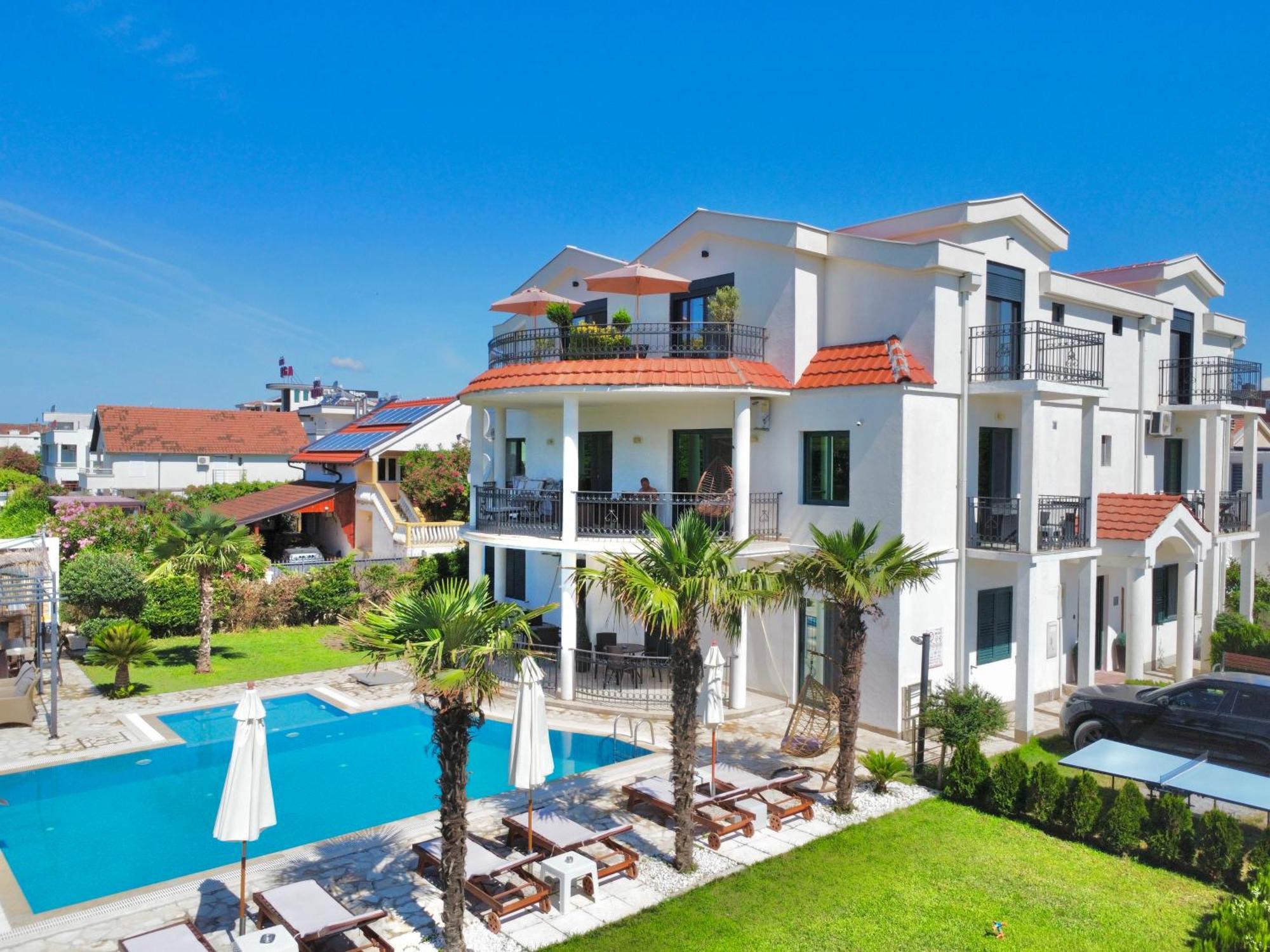 Apartments Lj Ulcinj Zewnętrze zdjęcie