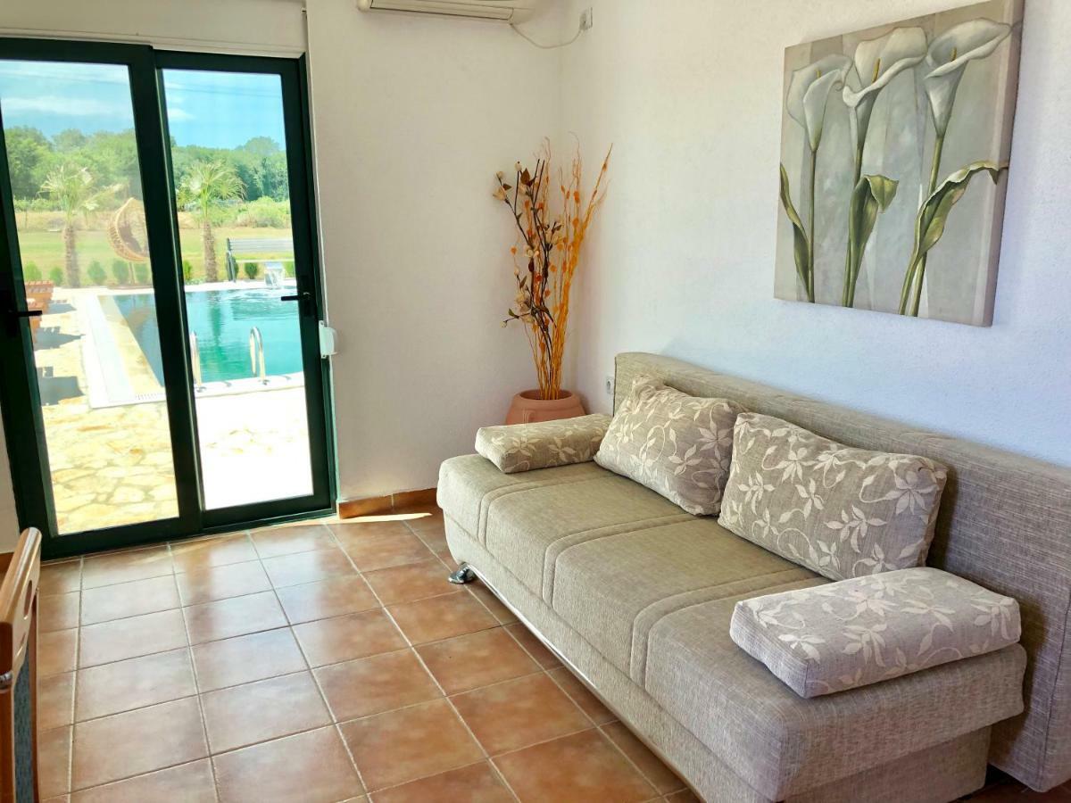 Apartments Lj Ulcinj Zewnętrze zdjęcie